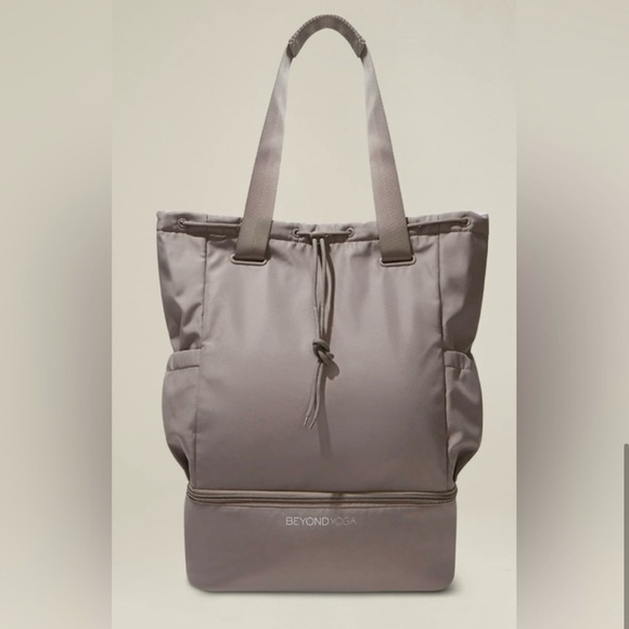 NWT Beyond Yoga Convertible Gym Bag - Picture 5 of 8